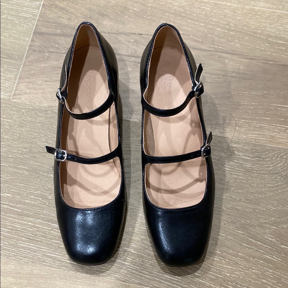 Black Flats with Rounded Toe and Straps